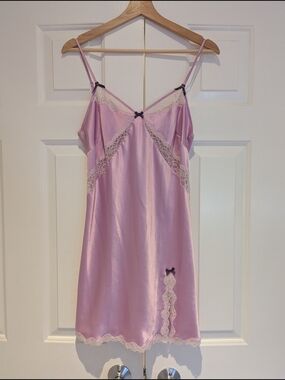 Vintage Y2K Victoria's Secret Lavender Purple Satin Lace Trim Mini Slip Dress